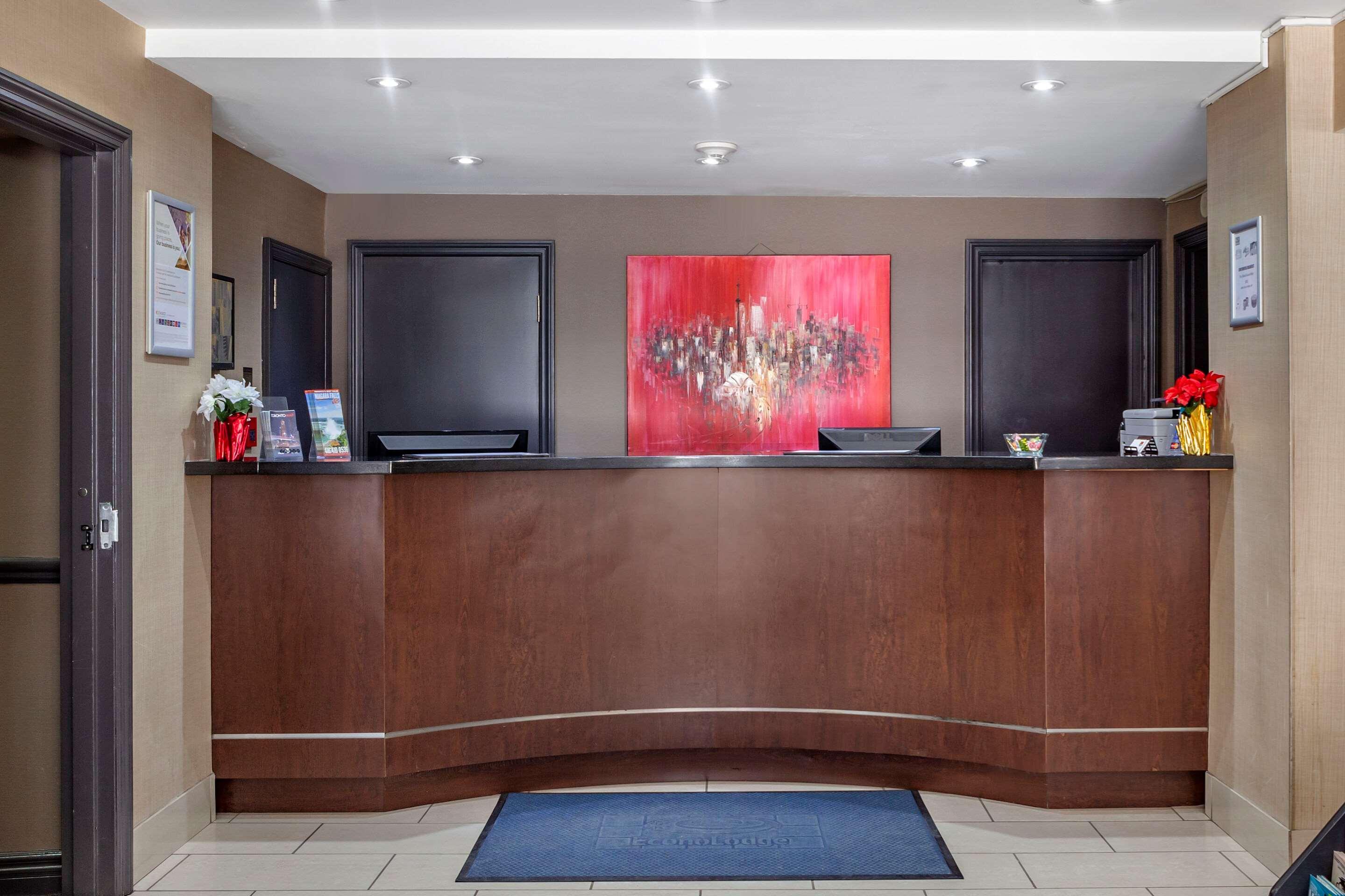 Econo Lodge Inn & Suites Downtown Toronto Exterior foto
